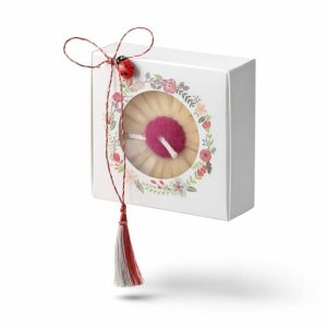 Mărțișor parfumat din ceară de soia – ambalat în cutiuță cadou